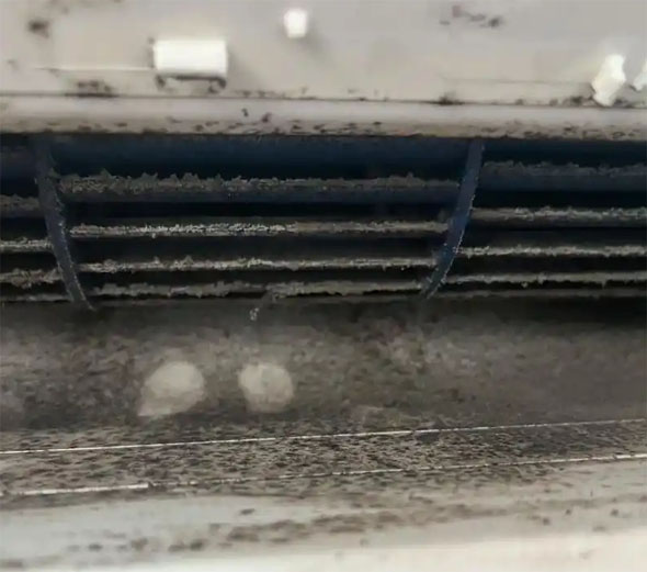 永顺空调吹的风有股烧焦味是怎么回事